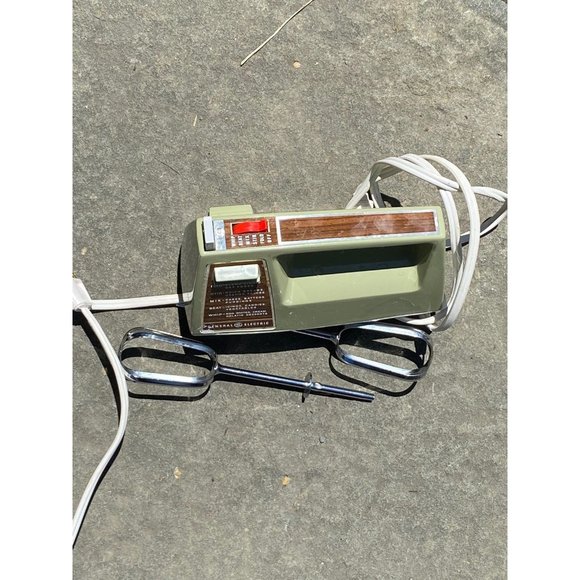 Vintage GE General Electric Deluxe 5 Speed Hand Mixer D2M22 Avocado Green - Picture 7 of 7
